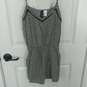 Jumper with pockets